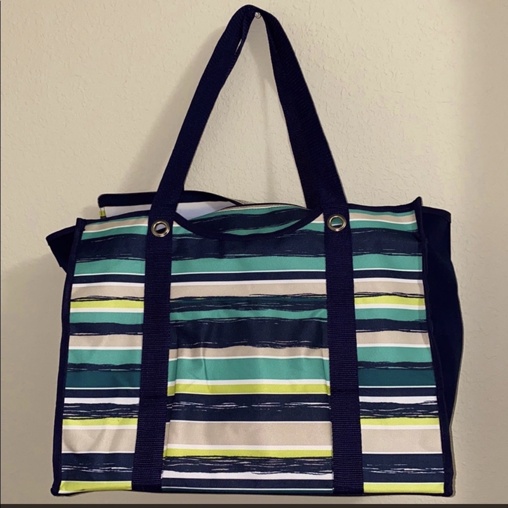 Thirty One Zipper Tote